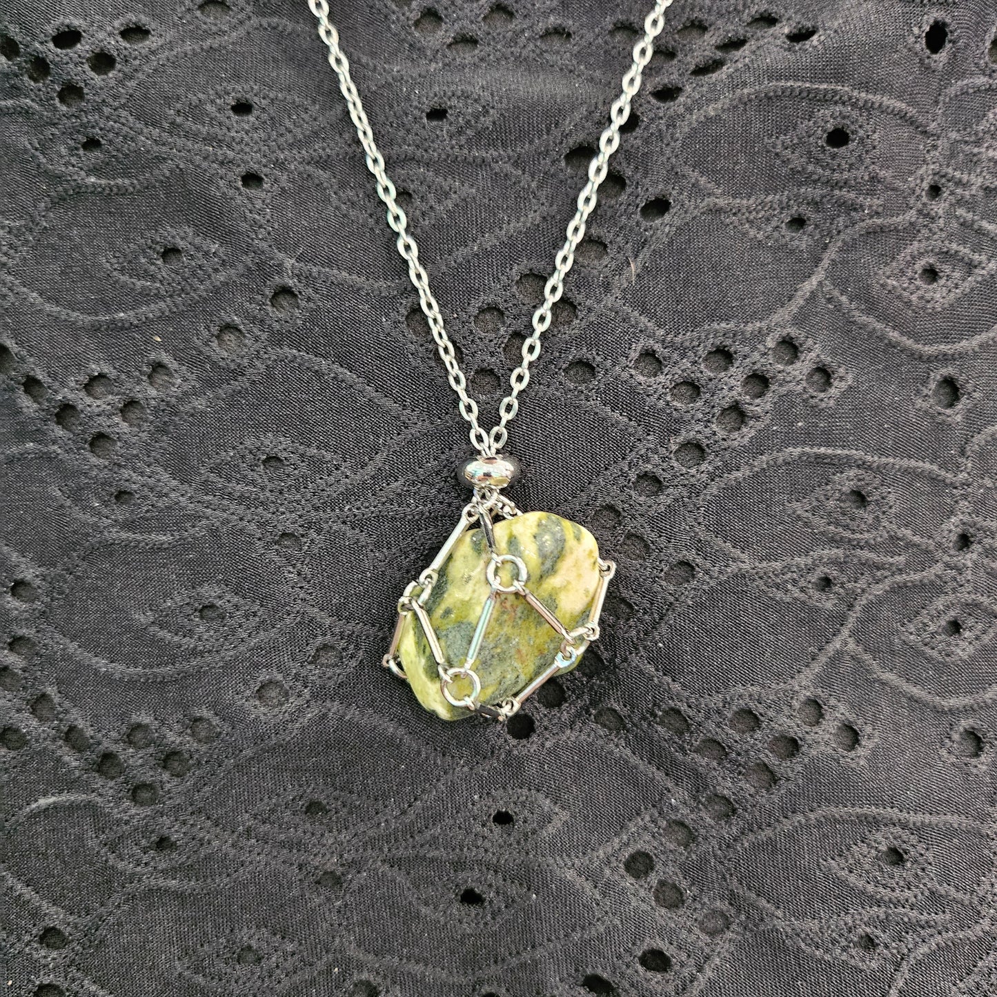 Collier porte pierres (cage)