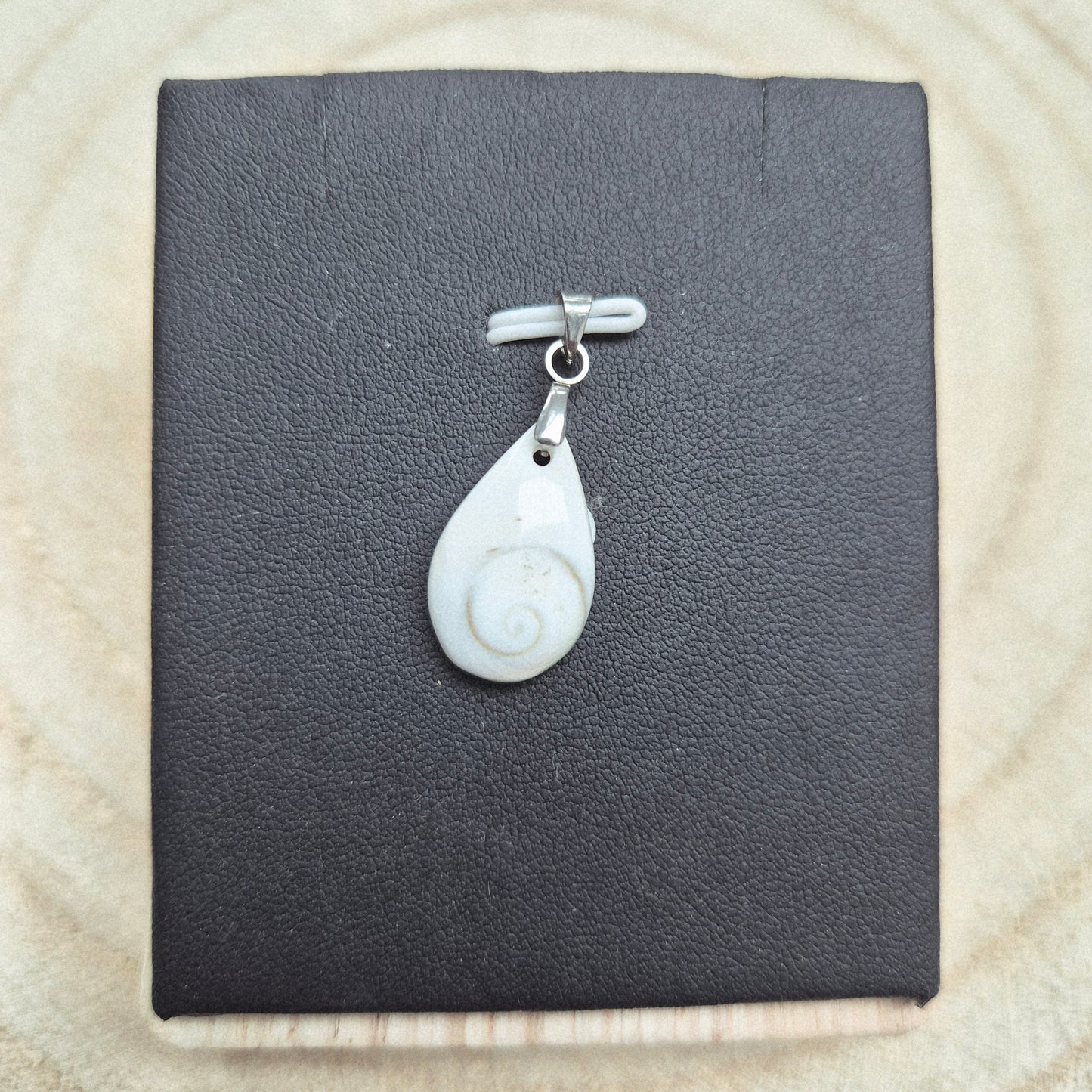 Pendentif Oeil de Sainte Lucie