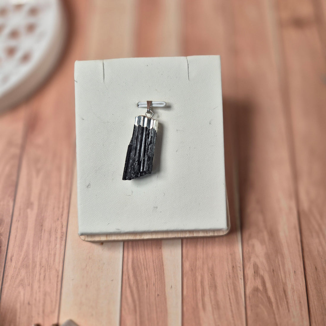 Tourmaline noire : ce qu'elle fait vraiment (et le mythe qu'on répète tous)