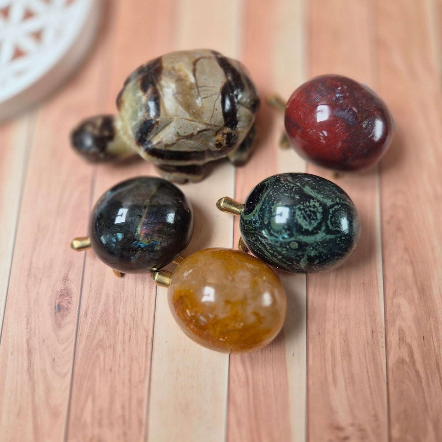 Figurine Tortue Amethyste / Jaspe Kambaba / Citrine / Labradorite / Oeil de Tigre / Quartz Rose / Septaria