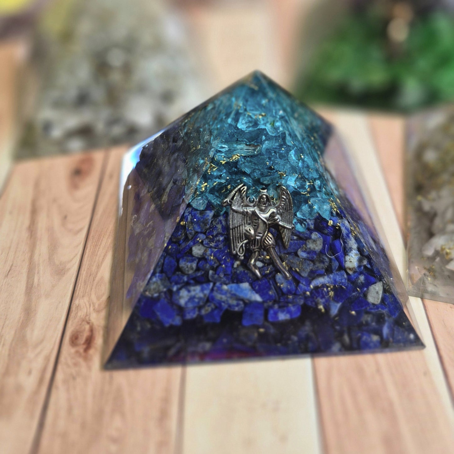 Orgonite Améthyste Quartz Rose Lapis Lazuli Pierre de Lune 7 chakras Péridot