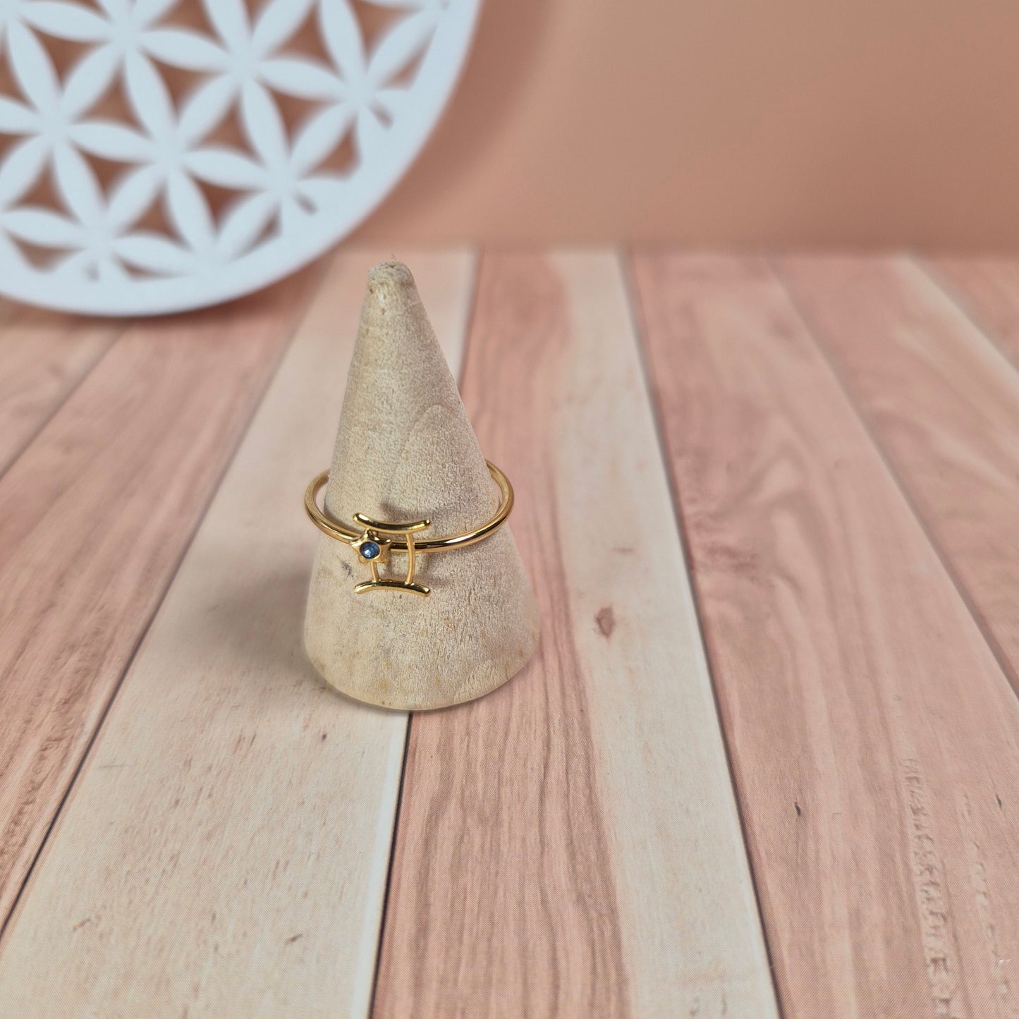 Bague astrologique réglable dorée, signe du zodiaque et zircon coloré