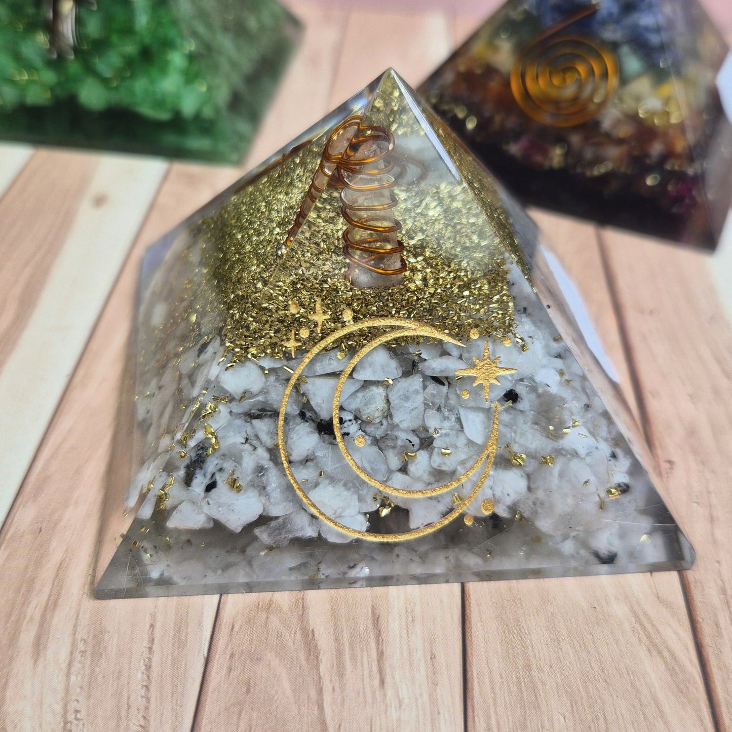 Orgonite Améthyste Quartz Rose Lapis Lazuli Pierre de Lune 7 chakras Péridot