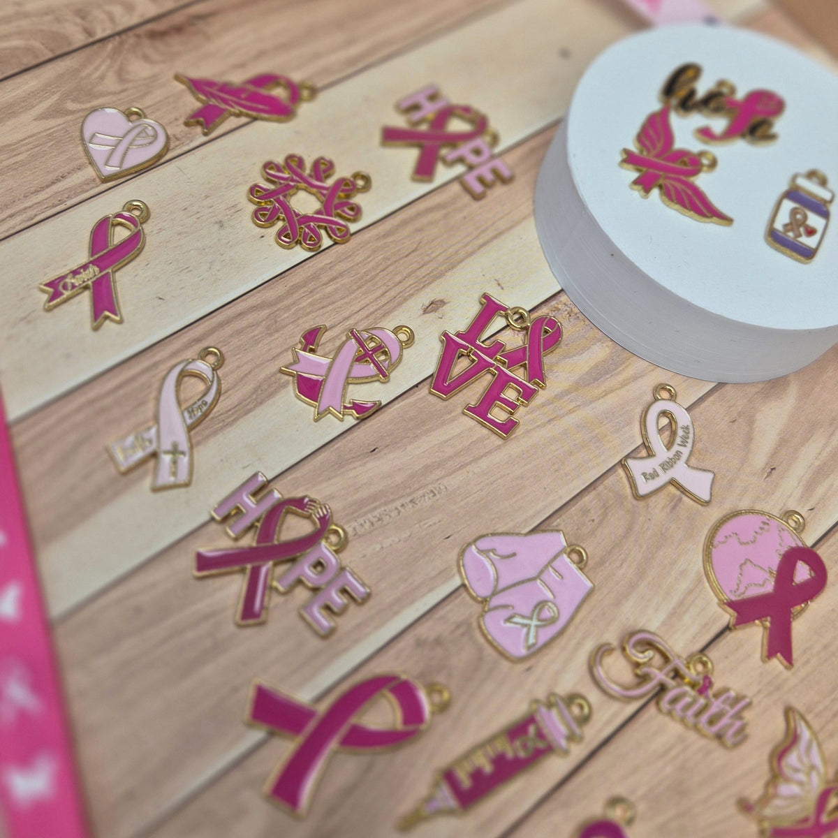 Octobre Rose - Bracelet Ruban et Breloque