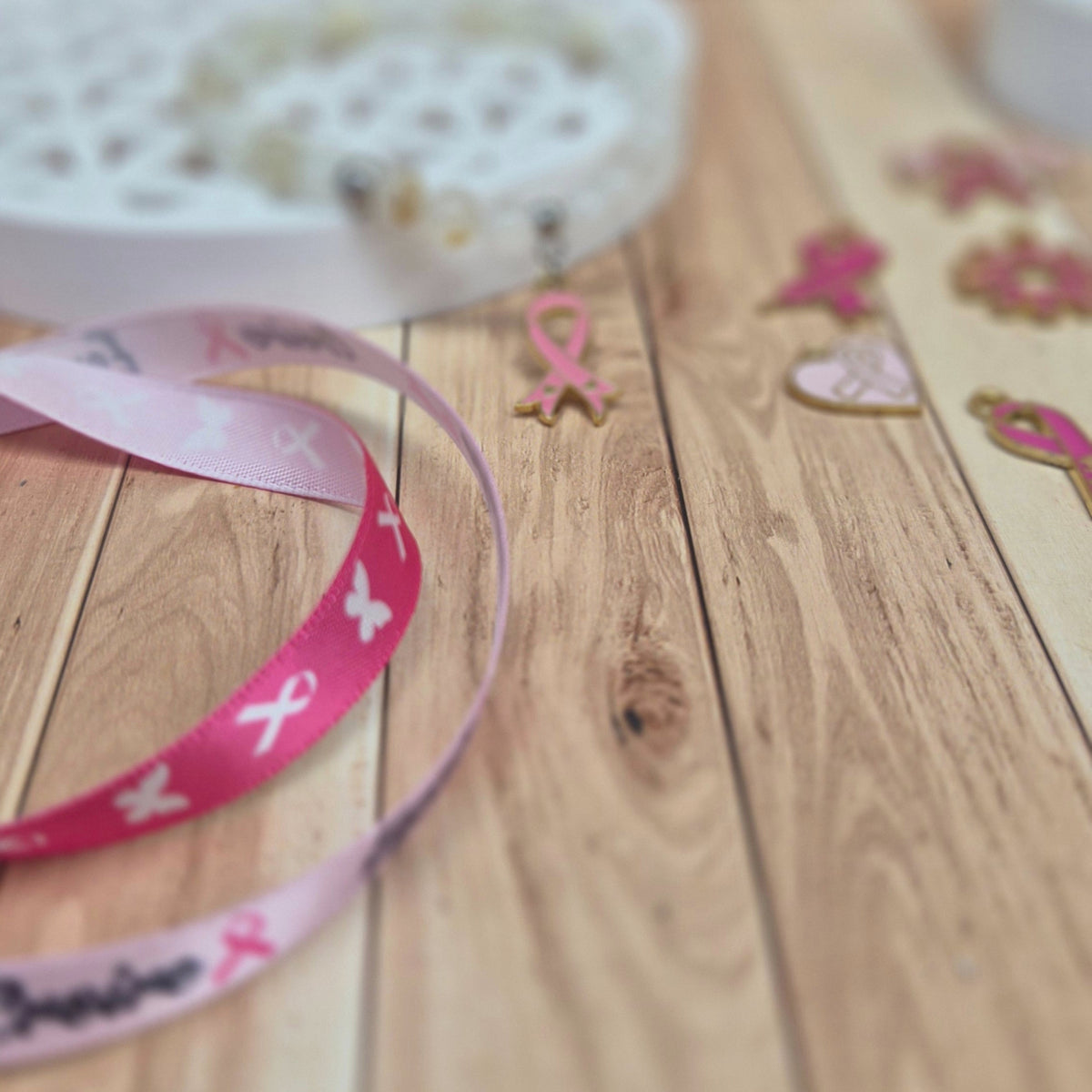 Octobre Rose - Bracelet Ruban et Breloque