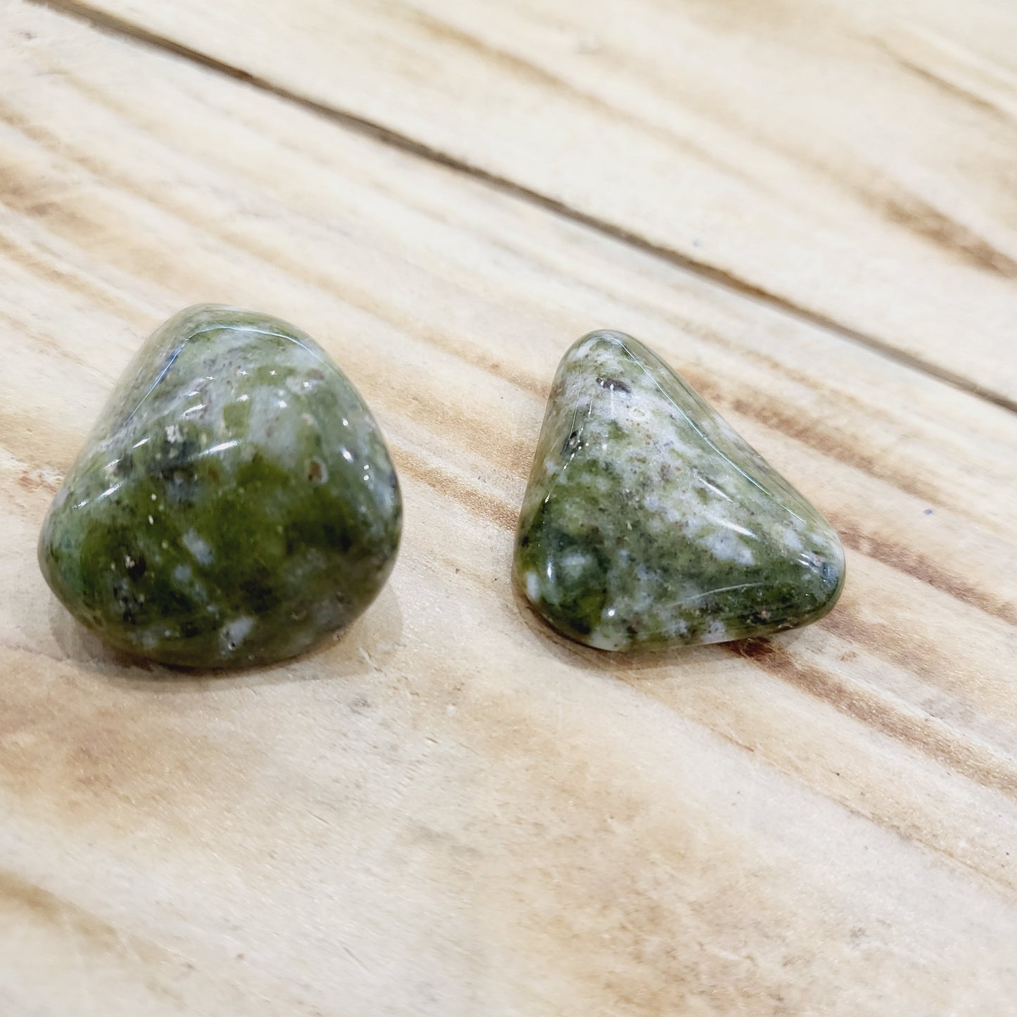 Pierre roulée Epidote